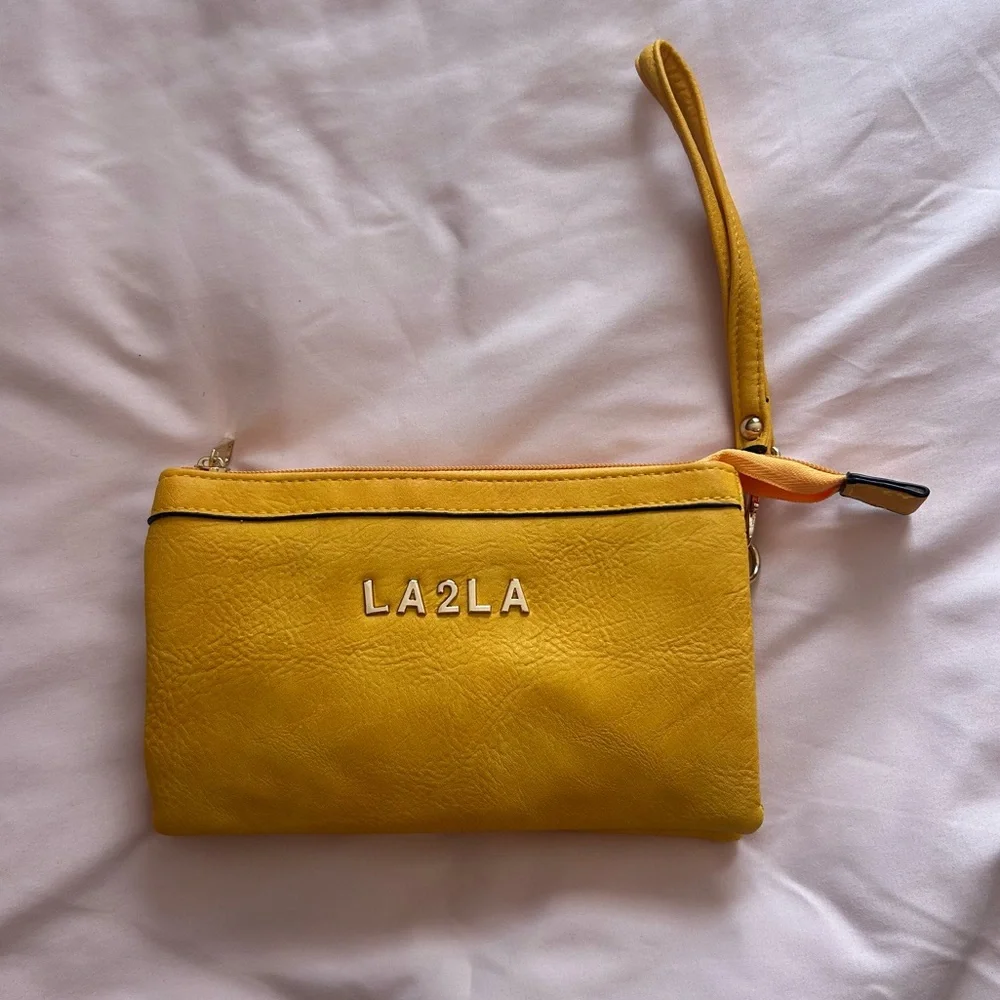Yellow LA2LA Purse/Wristlet – Never Used
